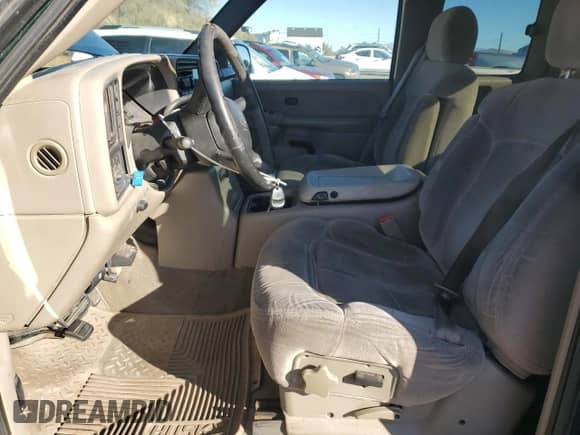 2001 Chevrolet Silverado 1500 LS z VIN 1GCEK19T01E259501, wystawiony jako Copart lot #85784615 z przebiegiem 332 511 mil mil oraz Czysty tytuł • Clean title. Historia ofert i sprzedaży dostępna na DreamBid. Obrazek 7.