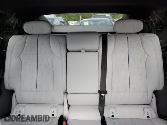 ✅ 2023 Cadillac LYRIQ AWD Luxury • VIN: 1GYKPPRL2PZ003413 • Lot: 63786544. Wystawiony na Copart z przebiegiem 10 219 mil. Bezpłatny archiwum sprzedaży aukcyjnych z USA i szczegółowy raport historii pojazdu na DreamBid. Zdjęcie 10.