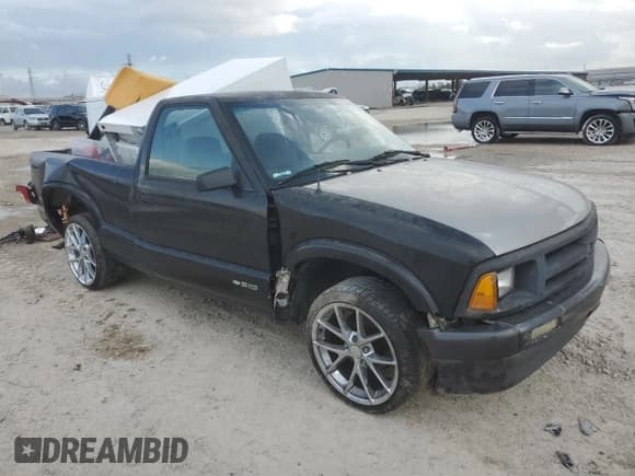 ✅ 1996 Chevrolet S-10 • VIN: 1GCCS14X1T8114597 • Лот: 86123824. Опубликован ранее на Copart с пробегом 147 224 миль. Бесплатный доступ к архиву аукционных продаж из США и подробный отчёт об истории автомобиля на DreamBid. Изображение 4.