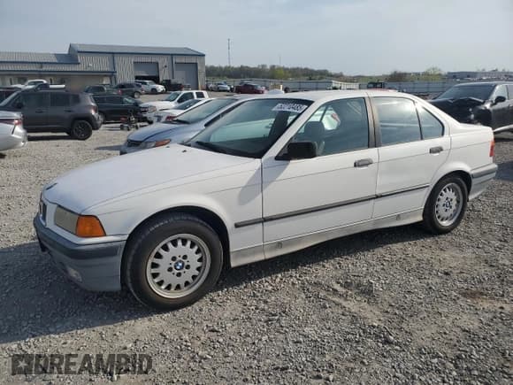 ✅ 1992 BMW 3 Series • VIN: WBACB3314NFE08342 • Лот: 52210485. Опубликован ранее на Copart с пробегом 126 536 миль. Бесплатный доступ к архиву аукционных продаж из США и подробный отчёт об истории автомобиля на DreamBid. Изображение 1.