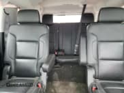 ✅ 2017 Chevrolet Suburban Premier • VIN: 1GNSCJKC1HR383815 • Lot: 75526494. Wystawiony na Copart z przebiegiem 124 147 mil. Bezpłatny archiwum sprzedaży aukcyjnych z USA i szczegółowy raport historii pojazdu na DreamBid. Zdjęcie 10.