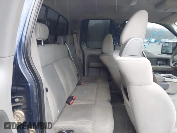 ✅ 2007 Ford F-150 STX • VIN: 1FTRX12WX7FB33396 • Lot: 43544850. Wystawiony na IAAI z przebiegiem Nie podano. Bezpłatny archiwum sprzedaży aukcyjnych z USA i szczegółowy raport historii pojazdu na DreamBid. Zdjęcie 8.