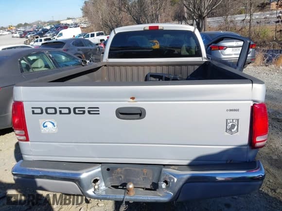 ✅ 2000 Dodge Dakota • VIN: 1B7GL22X9YS521262 • Lot: 41635416. Wystawiony na IAAI z przebiegiem 403 083 mil. Bezpłatny archiwum sprzedaży aukcyjnych z USA i szczegółowy raport historii pojazdu na DreamBid. Zdjęcie 16.