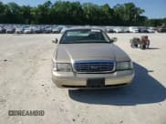 ✅ 2000 Ford Crown Victoria • VIN: 2FAFP73W4YX216080 • Lot: 53774835. Wystawiony na Copart z przebiegiem 144 404 mil. Bezpłatny archiwum sprzedaży aukcyjnych z USA i szczegółowy raport historii pojazdu na DreamBid. Zdjęcie 14.