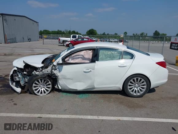 ✅ 2011 Buick Regal CXL RL1 • VIN: W04GN5EC6B1125897 • Лот: 42892509. Опубликован ранее на IAAI с пробегом 127 284 миль. Бесплатный доступ к архиву аукционных продаж из США и подробный отчёт об истории автомобиля на DreamBid. Изображение 14.