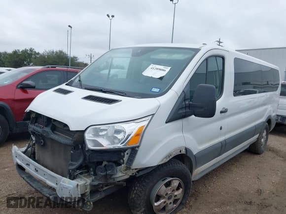✅ 2018 Ford Transit Passenger XL • VIN: 1FBZX2YM5JKA29946 • Лот: 41289086. Опубликован ранее на IAAI с пробегом Не указан. Бесплатный доступ к архиву аукционных продаж из США и подробный отчёт об истории автомобиля на DreamBid. Изображение 17.