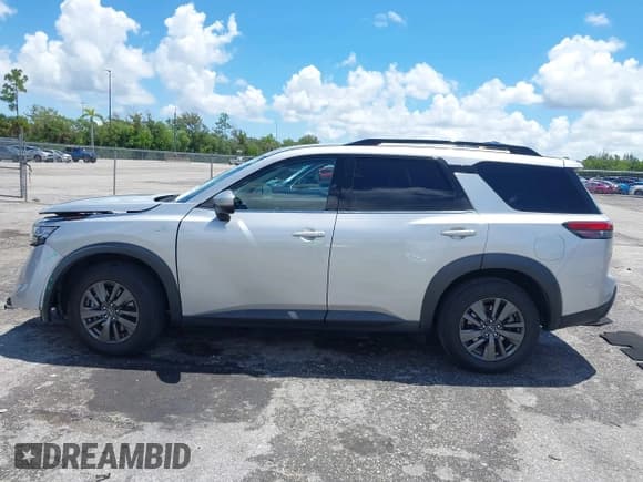 ✅ 2022 Nissan Pathfinder SV • VIN: 5N1DR3BA1NC213507 • Lot: 42966400. Listed on IAAI with 76,252 mi. Free auction sales archive from the USA and detailed vehicle history report at DreamBid. Image 15.