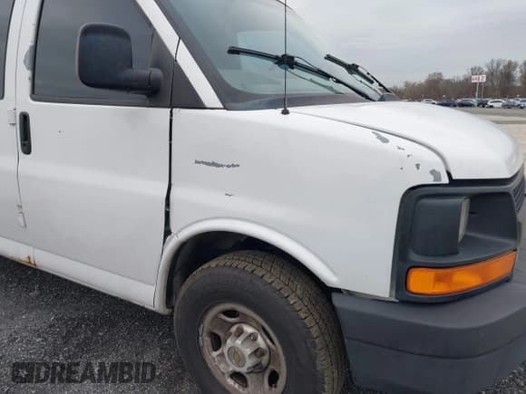 ✅ 2004 Chevrolet Express Cargo • VIN: 1GCHG39U141100288 • Лот: 43633665. Опубликован ранее на IAAI с пробегом 201 859 миль. Бесплатный доступ к архиву аукционных продаж из США и подробный отчёт об истории автомобиля на DreamBid. Изображение 6.