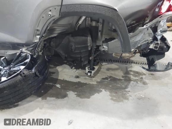 ✅ 2025 Chevrolet Equinox FWD RS • VIN: 3GNAXLEG9SL299427 • Lot: 43534525. Listed on IAAI with 11,850 mi. Free auction sales archive from the USA and detailed vehicle history report at DreamBid. Image 6.