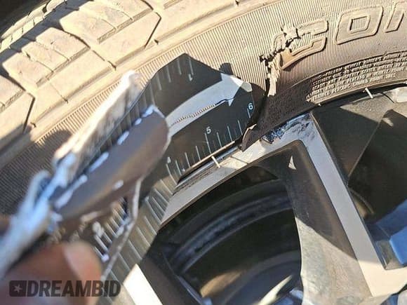 ✅ 2025 Chevrolet Traverse AWD High Country • VIN: 1GNEVKRS6SJ176899 • Lot: 43658756. Wystawiony na IAAI z przebiegiem 18 060 mil. Bezpłatny archiwum sprzedaży aukcyjnych z USA i szczegółowy raport historii pojazdu na DreamBid. Zdjęcie 2.