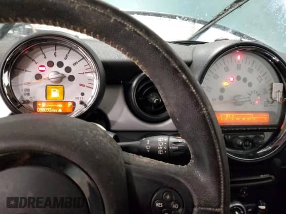 2012 MINI Hardtop с VIN WMWSU3C50CT258623, выставлен на аукционе Copart как лот 82439004 с пробегом 98 093 миль миль и Списание • Salvage title. История ставок и продаж доступна на DreamBid. Изображение 9.