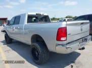 ✅ 2015 Ram 2500 SLT • VIN: 3C6UR5ML9FG611388 • Lot: 42045503. Wystawiony na IAAI z przebiegiem 164 547 mil. Bezpłatny archiwum sprzedaży aukcyjnych z USA i szczegółowy raport historii pojazdu na DreamBid. Zdjęcie 3.