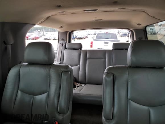 ✅ 2004 Chevrolet Suburban Z71 • VIN: 3GNFK16ZX4G126102 • Лот: 41761465. Опубликован ранее на Copart с пробегом Не указан. Бесплатный доступ к архиву аукционных продаж из США и подробный отчёт об истории автомобиля на DreamBid. Изображение 10.