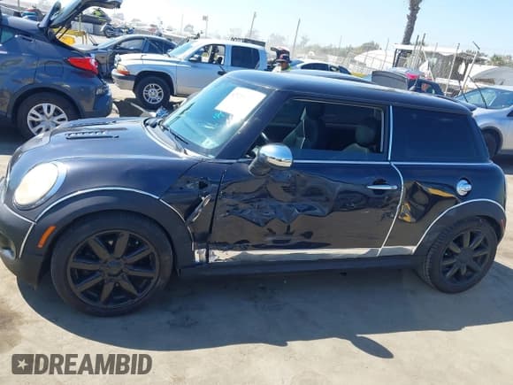 ✅ 2008 MINI Hardtop S • VIN: WMWMF73568TV39245 • Lot: 43230372. Listed on IAAI with 109,347 mi. Free auction sales archive from the USA and detailed vehicle history report at DreamBid. Image 14.