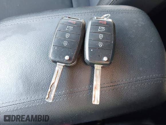 ✅ 2015 Kia Sportage LX • VIN: KNDPB3AC5F7673398 • Lot: 43605282. Wystawiony na IAAI z przebiegiem 188 576 mil. Bezpłatny archiwum sprzedaży aukcyjnych z USA i szczegółowy raport historii pojazdu na DreamBid. Zdjęcie 11.