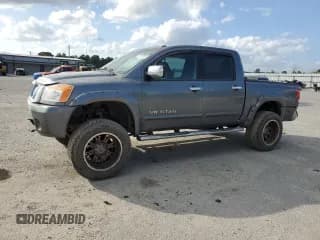 ✅ 2015 Nissan Titan SV • VIN: 1N6AA0EC6FN505599 • Лот: 51737835. Опубликован ранее на Copart с пробегом 123 407 миль. Бесплатный доступ к архиву аукционных продаж из США и подробный отчёт об истории автомобиля на DreamBid. Изображение 1.