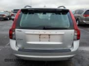 ✅ 2010 Volvo V50 • VIN: YV1382MW0A2543896 • Лот: 73605374. Опубликован ранее на Copart с пробегом 83 713 миль. Бесплатный доступ к архиву аукционных продаж из США и подробный отчёт об истории автомобиля на DreamBid. Изображение 6.