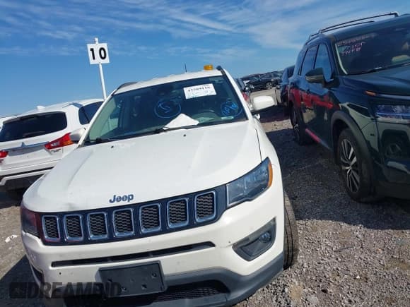 ✅ 2019 Jeep Compass Latitude • VIN: 3C4NJCBB9KT802894 • Lot: 43589116. Wystawiony na IAAI z przebiegiem 135 922 mil. Bezpłatny archiwum sprzedaży aukcyjnych z USA i szczegółowy raport historii pojazdu na DreamBid. Zdjęcie 6.
