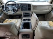 ✅ 2003 Chevrolet Suburban LT • VIN: 1GNFK16ZX3J130048 • Лот: 45000935. Опубликован ранее на Copart с пробегом 322 957 миль. Бесплатный доступ к архиву аукционных продаж из США и подробный отчёт об истории автомобиля на DreamBid. Изображение 8.