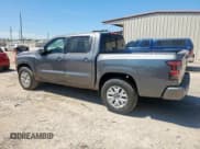 ✅ 2024 Nissan Frontier SV • VIN: 1N6ED1EK9RN630381 • Lot: 65854235. Wystawiony na Copart z przebiegiem 27 219 mil. Bezpłatny archiwum sprzedaży aukcyjnych z USA i szczegółowy raport historii pojazdu na DreamBid. Zdjęcie 2.