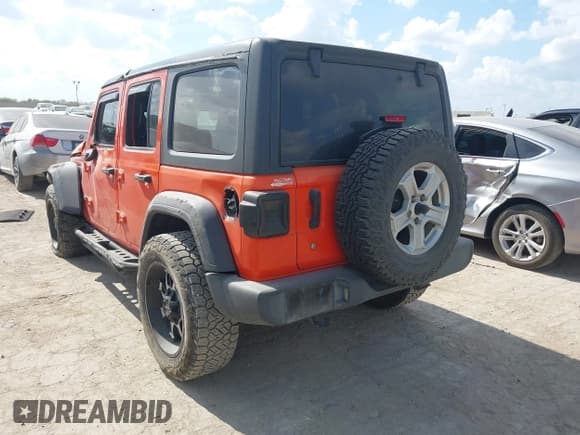 ✅ 2018 Jeep Wrangler Unlimited Sport S • VIN: 1C4HJXDG9JW226181 • Lot: 43527960. Listed on IAAI with 191,406 mi. Free auction sales archive from the USA and detailed vehicle history report at DreamBid. Image 3.