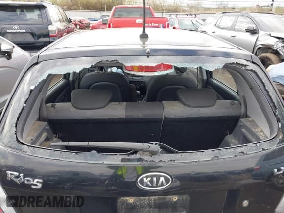 ✅ 2010 Kia Rio LX • VIN: KNADH5A3XA6652622 • Lot: 41904735. Listed on IAAI with 137,516 mi. Free auction sales archive from the USA and detailed vehicle history report at DreamBid. Image 6.