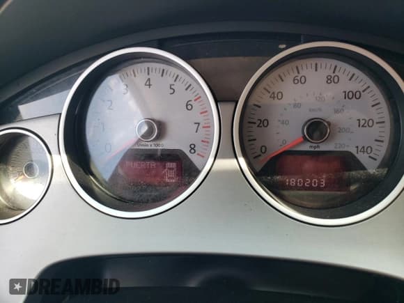 ✅ 2013 Volkswagen Routan SE • VIN: 2C4RVABG8DR725124 • Lot: 70169625. Listed on Copart with 180,203 mi. Free auction sales archive from the USA and detailed vehicle history report at DreamBid. Image 9.