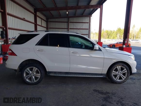 ✅ 2015 Mercedes-Benz M 350 • VIN: 4JGDA5HB6FA446542 • Лот: 43634100. Опубликован ранее на IAAI с пробегом 137 395 миль. Бесплатный доступ к архиву аукционных продаж из США и подробный отчёт об истории автомобиля на DreamBid. Изображение 14.