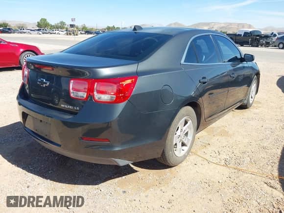 2014 Chevrolet Malibu LS z VIN 1G11B5SL7EF125464, wystawiony jako IAAI lot #43503797 z przebiegiem 125 922 mil mil oraz . Historia ofert i sprzedaży dostępna na DreamBid. Obrazek 4.