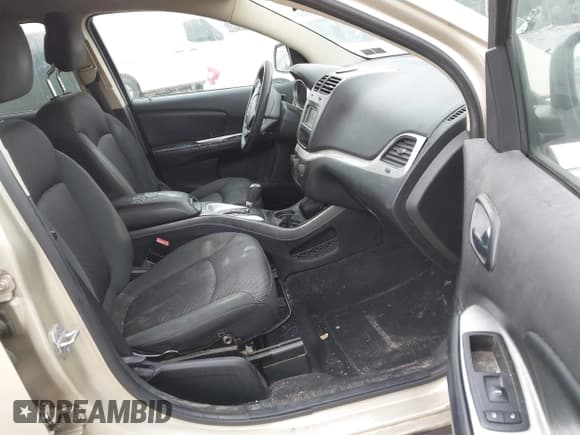 ✅ 2011 Dodge Journey Mainstreet • VIN: 3D4PG1FG4BT562027 • Lot: 43678889. Wystawiony na IAAI z przebiegiem 146 645 mil. Bezpłatny archiwum sprzedaży aukcyjnych z USA i szczegółowy raport historii pojazdu na DreamBid. Zdjęcie 5.