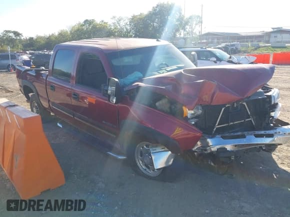 ✅ 2005 Chevrolet Silverado 2500HD LS • VIN: 1GCHK23U35F966564 • Lot: 43402975. Wystawiony na IAAI z przebiegiem 191 257 mil. Bezpłatny archiwum sprzedaży aukcyjnych z USA i szczegółowy raport historii pojazdu na DreamBid. Zdjęcie 1.