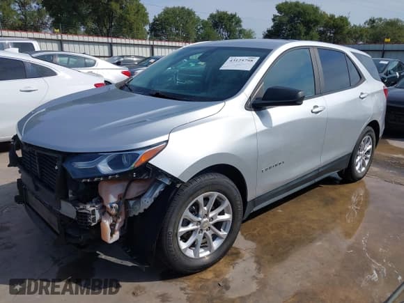 ✅ 2020 Chevrolet Equinox LS • VIN: 3GNAXHEVXLS653233 • Lot: 43125798. Wystawiony na IAAI z przebiegiem 110 051 mil. Bezpłatny archiwum sprzedaży aukcyjnych z USA i szczegółowy raport historii pojazdu na DreamBid. Zdjęcie 2.