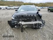 ✅ 2014 Jeep Cherokee Latitude • VIN: 1C4PJMCS9EW152329 • Lot: 89442385. Wystawiony na Copart z przebiegiem 129 525 mil. Bezpłatny archiwum sprzedaży aukcyjnych z USA i szczegółowy raport historii pojazdu na DreamBid. Zdjęcie 5.