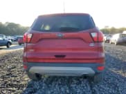 ✅ 2019 Ford Escape SE • VIN: 1FMCU9GD8KUB24569 • Lot: 82341365. Wystawiony na Copart z przebiegiem 123 916 mil. Bezpłatny archiwum sprzedaży aukcyjnych z USA i szczegółowy raport historii pojazdu na DreamBid. Zdjęcie 6.