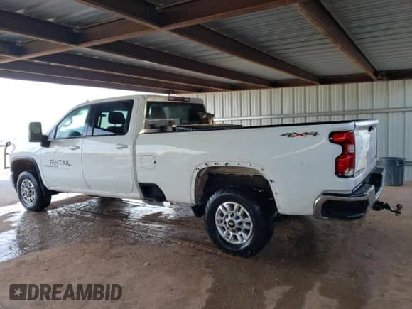 2021 Chevrolet Silverado 2500HD LT z VIN 1GC1YNE7XMF292436, wystawiony jako Copart lot #84264044 z przebiegiem 111 721 mil mil oraz Czysty tytuł • Clean title. Historia ofert i sprzedaży dostępna na DreamBid. Obrazek 2.