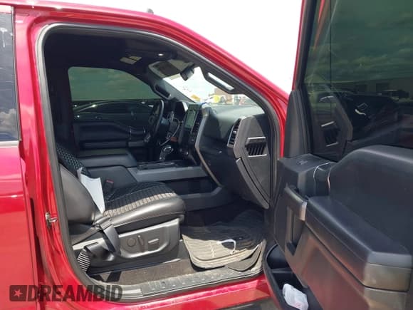 ✅ 2020 Ford F-150 XL • VIN: 1FTEW1CP5LKE37004 • Lot: 42187075. Wystawiony na IAAI z przebiegiem 90 149 mil. Bezpłatny archiwum sprzedaży aukcyjnych z USA i szczegółowy raport historii pojazdu na DreamBid. Zdjęcie 5.