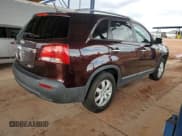 ✅ 2012 Kia Sorento LX • VIN: 5XYKT3A29CG190784 • Lot: 93637575. Wystawiony na Copart z przebiegiem 111 744 mil. Bezpłatny archiwum sprzedaży aukcyjnych z USA i szczegółowy raport historii pojazdu na DreamBid. Zdjęcie 3.