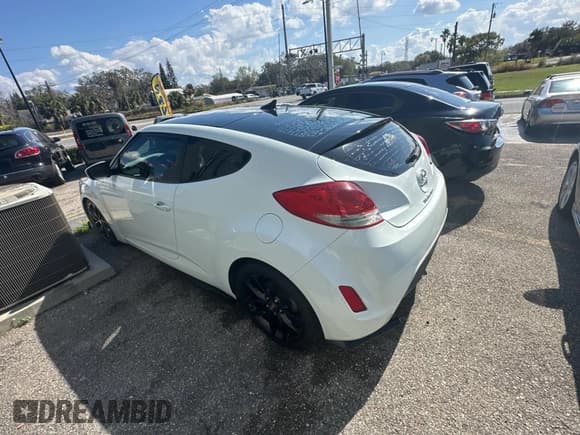 ✅ 2012 Hyundai Veloster w/Gray Int • VIN: KMHTC6AD6CU036826 • Lot: 45042645. Wystawiony na Copart z przebiegiem 169 498 mil. Bezpłatny archiwum sprzedaży aukcyjnych z USA i szczegółowy raport historii pojazdu na DreamBid. Zdjęcie 3.