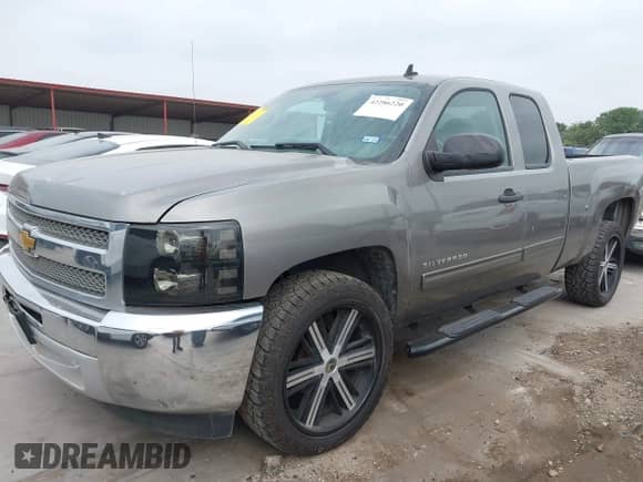 2013 Chevrolet Silverado 1500 LT with VIN 1GCRCSEA6DZ298308, listed as a IAAI auction lot 42286220 with 185,085 mi miles and . Bid and sale history available at DreamBid. Image 2.