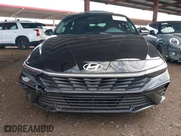 2024 Hyundai Elantra SEL z VIN KMHLM4DG8RU807030, wystawiony jako IAAI lot #43074383 z przebiegiem 27 530 mil mil oraz . Historia ofert i sprzedaży dostępna na DreamBid. Obrazek 12.