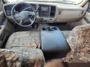 ✅ 2004 Chevrolet Silverado 2500HD LS • VIN: 1GCHK23U64F258369 • Lot: 71548495. Wystawiony na Copart z przebiegiem 225 690 mil. Bezpłatny archiwum sprzedaży aukcyjnych z USA i szczegółowy raport historii pojazdu na DreamBid. Zdjęcie 8.