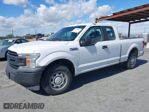 ✅ 2018 Ford F-150 XL • VIN: 1FTEX1CB3JKC85027 • Лот: 42248025. Опубликован ранее на IAAI с пробегом 260 593 миль. Бесплатный доступ к архиву аукционных продаж из США и подробный отчёт об истории автомобиля на DreamBid. Изображение 2.