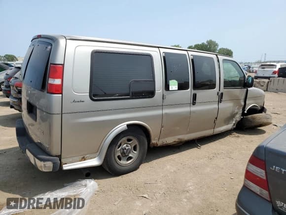 ✅ 2003 GMC Savana Commercial SRW C6Y • VIN: 1GDFG15T931229043 • Лот: 44422145. Опубликован ранее на Copart с пробегом 173 310 миль. Бесплатный доступ к архиву аукционных продаж из США и подробный отчёт об истории автомобиля на DreamBid. Изображение 3.