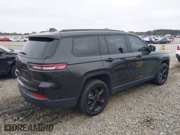 2024 Jeep Grand Cherokee Limited with VIN 1C4RJJBGXR8575743, listed as a IAAI auction lot 41520599 with 16,664 mi miles and . Bid and sale history available at DreamBid. Image 4.