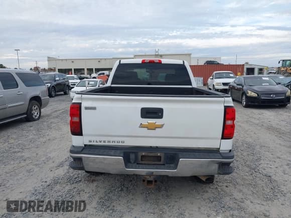 ✅ 2016 Chevrolet Silverado 2500HD Work Truck • VIN: 1GC1CUEG6GF135824 • Lot: 41037016. Listed on IAAI with 239,295 mi. Free auction sales archive from the USA and detailed vehicle history report at DreamBid. Image 15.