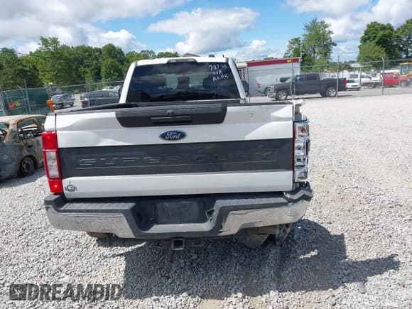 ✅ 2020 Ford F-250 XL • VIN: 1FT7W2BT9LED04712 • Lot: 42891910. Wystawiony na IAAI z przebiegiem 132 801 mil. Bezpłatny archiwum sprzedaży aukcyjnych z USA i szczegółowy raport historii pojazdu na DreamBid. Zdjęcie 16.