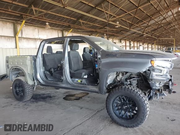 ✅ 2020 Chevrolet Silverado 1500 LT Trail Boss • VIN: 3GCPYFED4LG299952 • Lot: 71390584. Wystawiony na Copart z przebiegiem 75 823 mil. Bezpłatny archiwum sprzedaży aukcyjnych z USA i szczegółowy raport historii pojazdu na DreamBid. Zdjęcie 4.