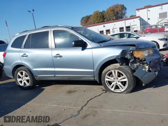 ✅ 2009 Hyundai Santa Fe Limited • VIN: 5NMSH13E09H324836 • Lot: 43737715. Wystawiony na IAAI z przebiegiem 222 257 mil. Bezpłatny archiwum sprzedaży aukcyjnych z USA i szczegółowy raport historii pojazdu na DreamBid. Zdjęcie 13.