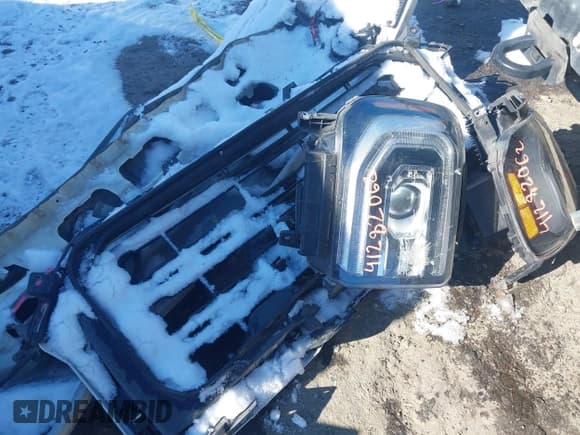 ✅ 2018 GMC Sierra 1500 SLT • VIN: 1GTV2NEC5JZ108868 • Lot: 41282062. Wystawiony na IAAI z przebiegiem 165 793 mil. Bezpłatny archiwum sprzedaży aukcyjnych z USA i szczegółowy raport historii pojazdu na DreamBid. Zdjęcie 12.