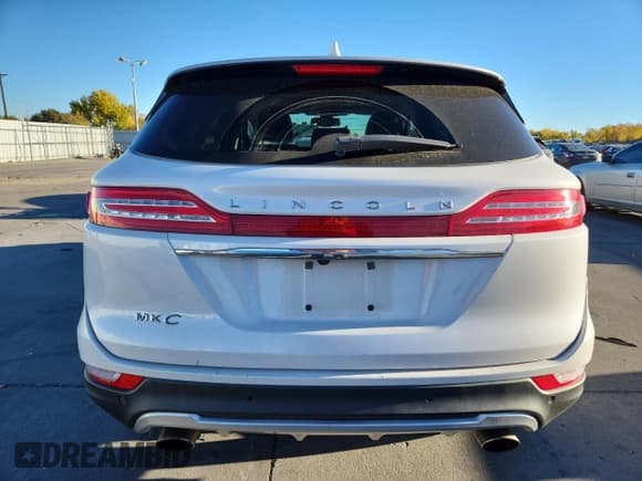 ✅ 2019 Lincoln MKC Reserve • VIN: 5LMCJ3D97KUL42621 • Lot: 87449555. Wystawiony na Copart z przebiegiem 88 704 mil. Bezpłatny archiwum sprzedaży aukcyjnych z USA i szczegółowy raport historii pojazdu na DreamBid. Zdjęcie 6.